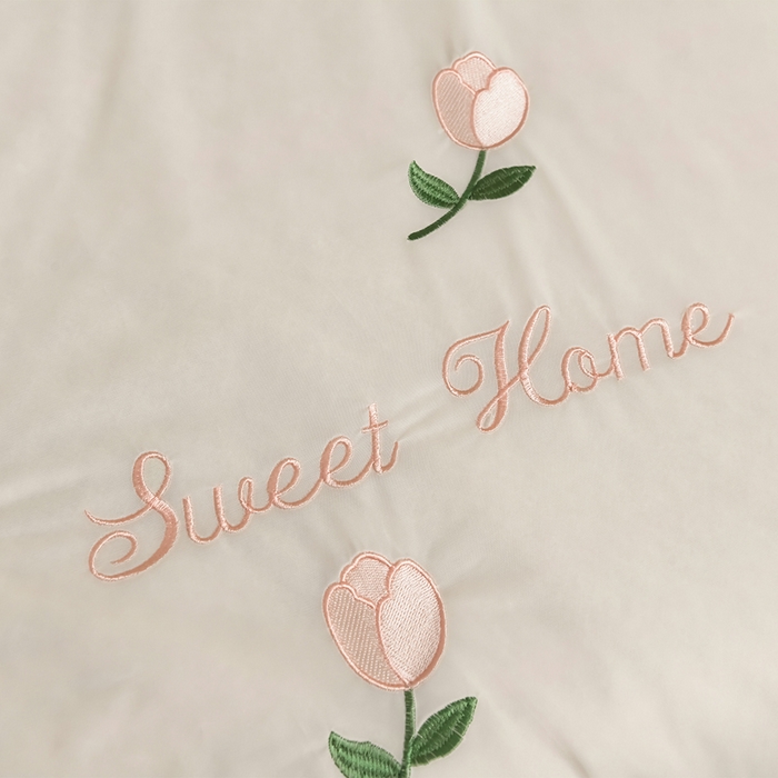 91家纺网 家纺一手货源 找家纺 妮恒美家纺 2026春夏新款凉感丝床盖夏被夏凉被空调被四件套 郁金香-奶白粉