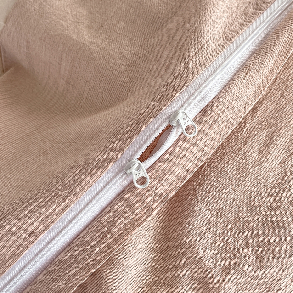 91家纺网 家纺一手货源 找家纺 如一 2026新款棉麻绣花花边款全棉亚麻四件套 花间-粉