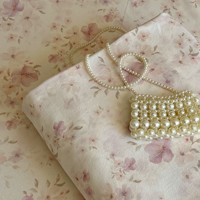 91家纺网 家纺一手货源 找家纺 爱彼家纺 2026春夏新款云感水洗棉床单清新碎花床单三件套 云感-露红烟紫