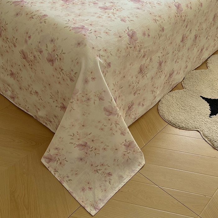 91家纺网 家纺一手货源 找家纺 爱彼家纺 2026春夏新款云感水洗棉床单清新碎花床单三件套 云感-露红烟紫