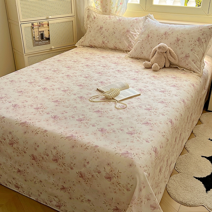 91家纺网 家纺一手货源 找家纺 爱彼家纺 2026春夏新款云感水洗棉床单清新碎花床单三件套 云感-露红烟紫