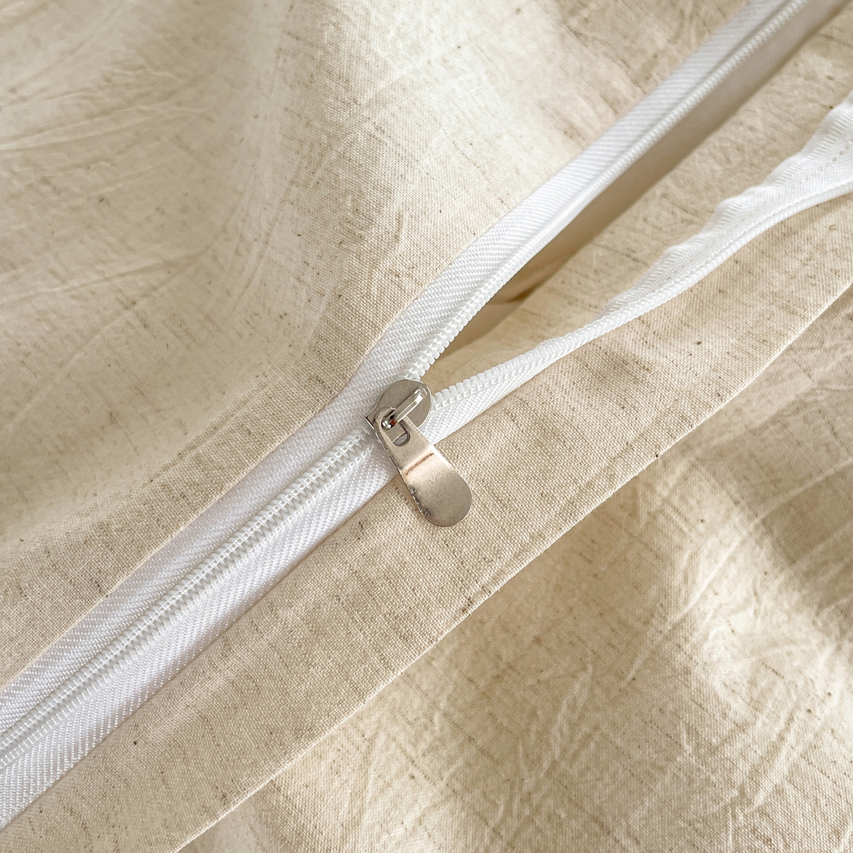 91家纺网 家纺一手货源 找家纺 如一 2026新款棉麻绣花花边款全棉亚麻四件套 花间-米