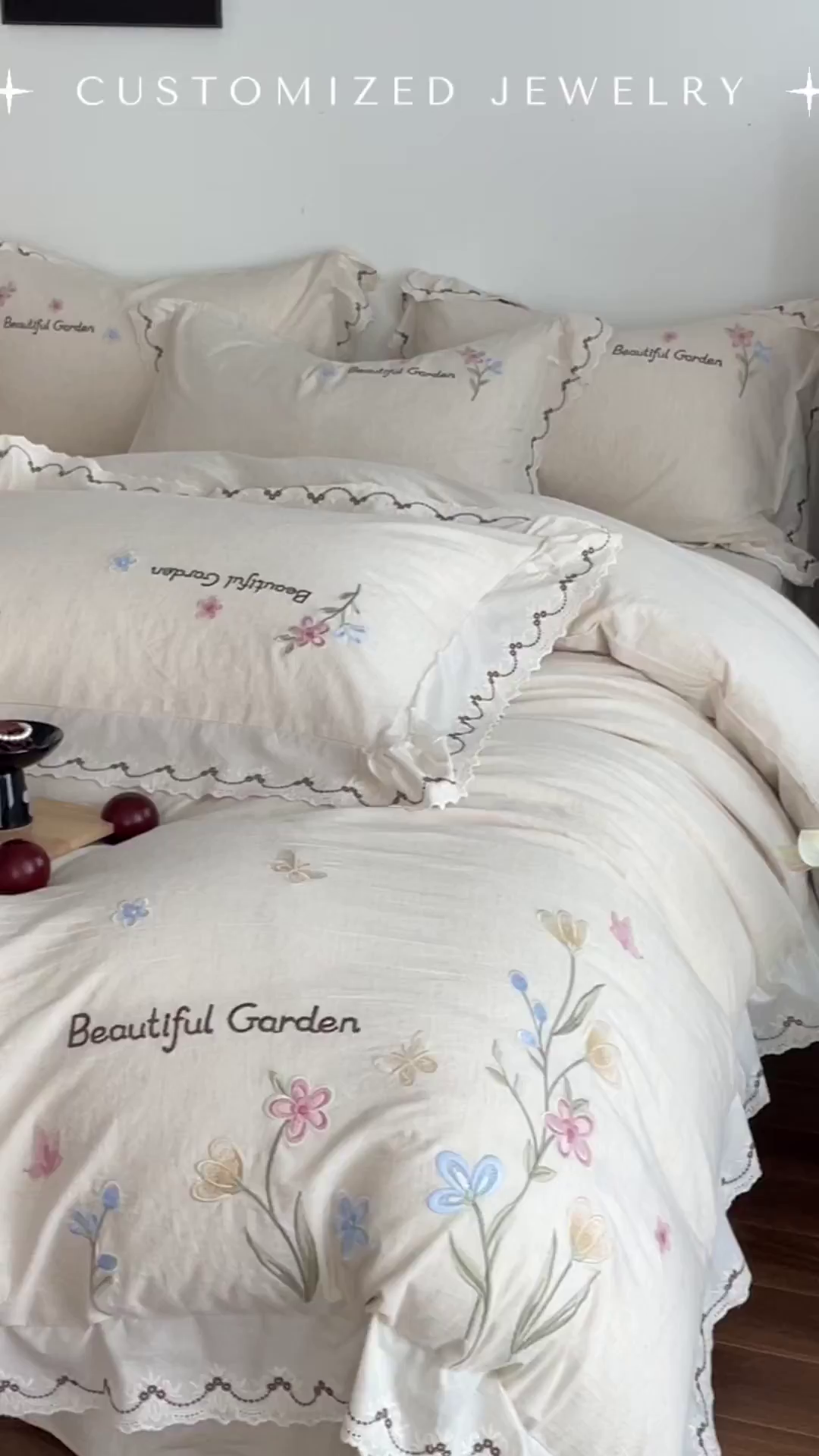 91家纺网 家纺一手货源 找家纺 如一 2026新款棉麻绣花花边款全棉亚麻四件套 花间-米