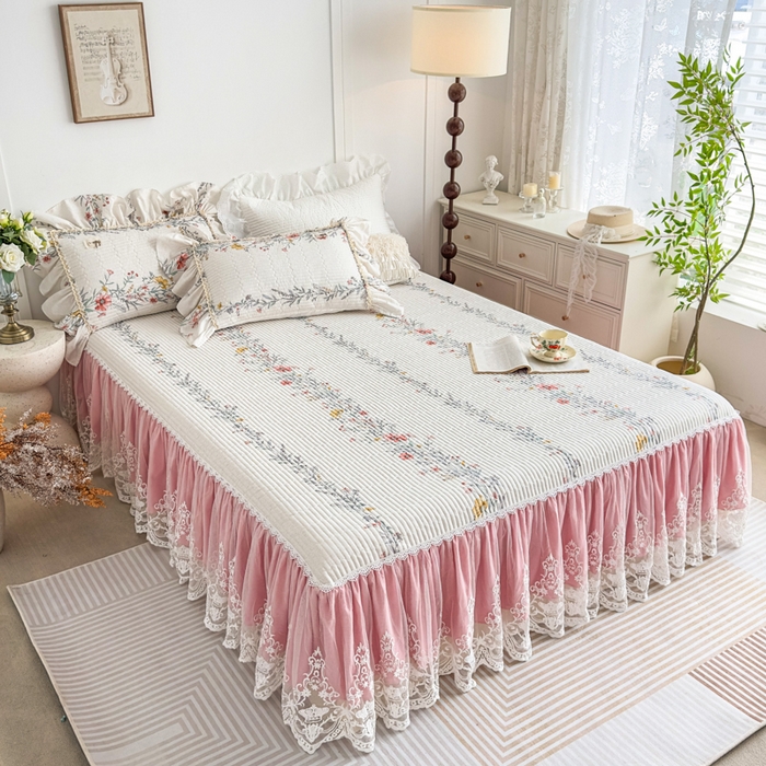 91家纺网 家纺一手货源 找家纺 菊上家纺 2026新款法式田园风蕾丝床裙款四件套 芳菲粉