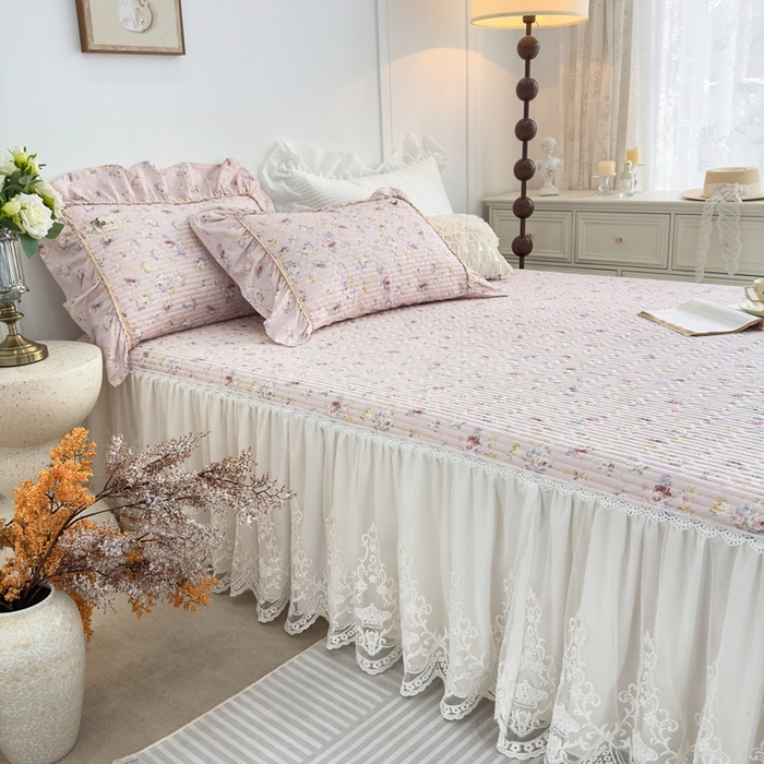 91家纺网 家纺一手货源 找家纺 菊上家纺 2026新款法式田园风蕾丝床裙款四件套 梦迪粉