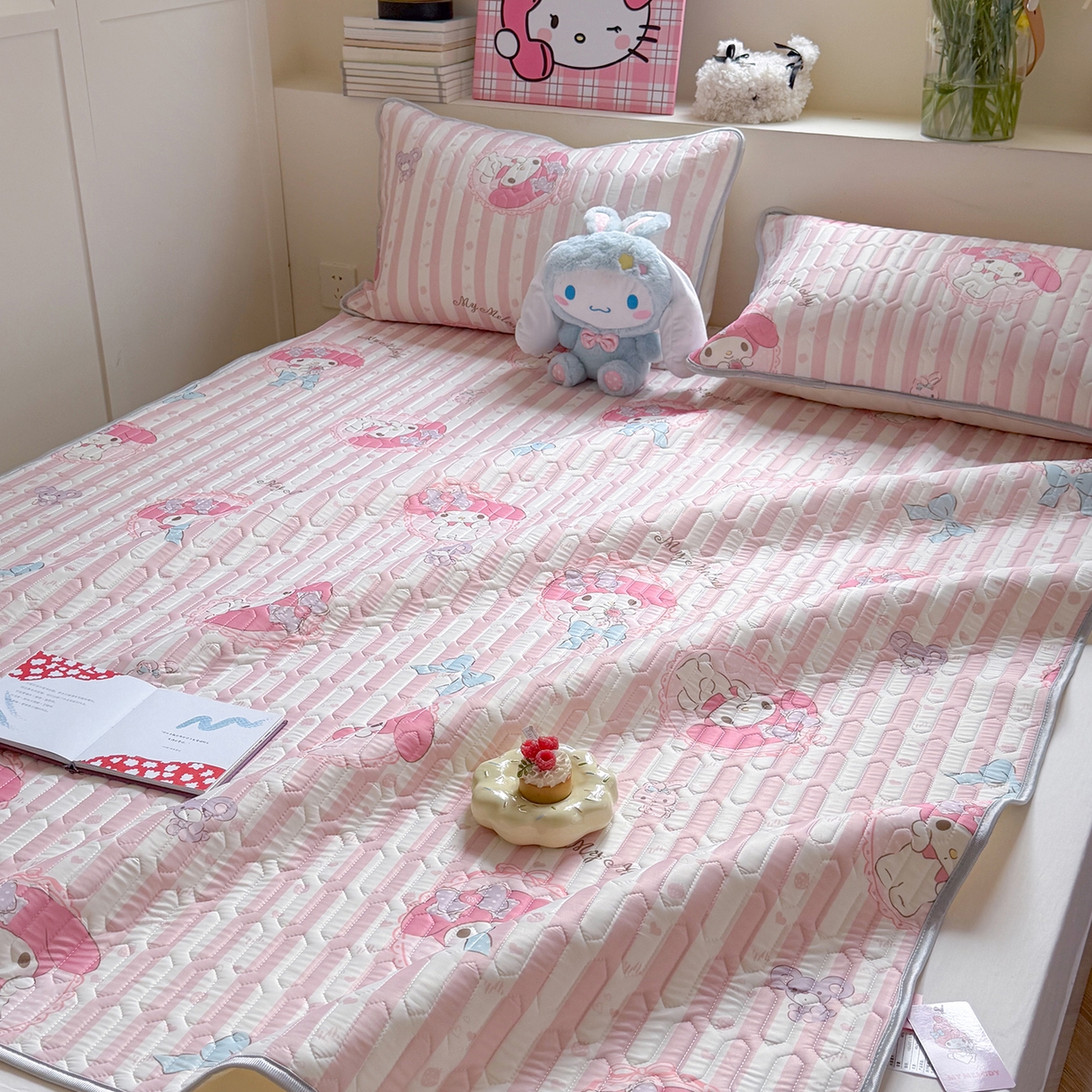 91家纺网 家纺一手货源 找家纺 桃子家居 2026新款A类正版授权三丽鸥高品质凉感丝乳胶席空调软席系列三件套 三丽鸥乳胶席-粉粉美乐蒂