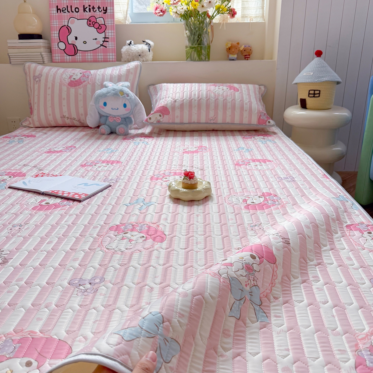 91家纺网 家纺一手货源 找家纺 桃子家居 2026新款A类正版授权三丽鸥高品质凉感丝乳胶席空调软席系列三件套 三丽鸥乳胶席-粉粉美乐蒂