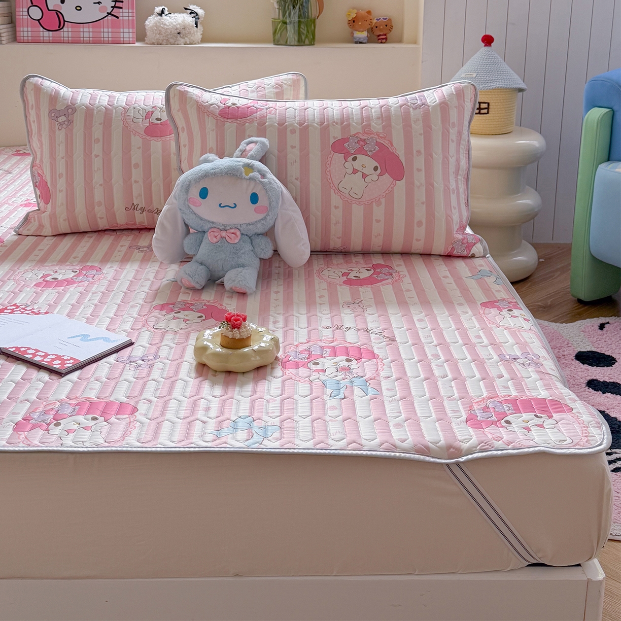 91家纺网 家纺一手货源 找家纺 桃子家居 2026新款A类正版授权三丽鸥高品质凉感丝乳胶席空调软席系列三件套 三丽鸥乳胶席-粉粉美乐蒂