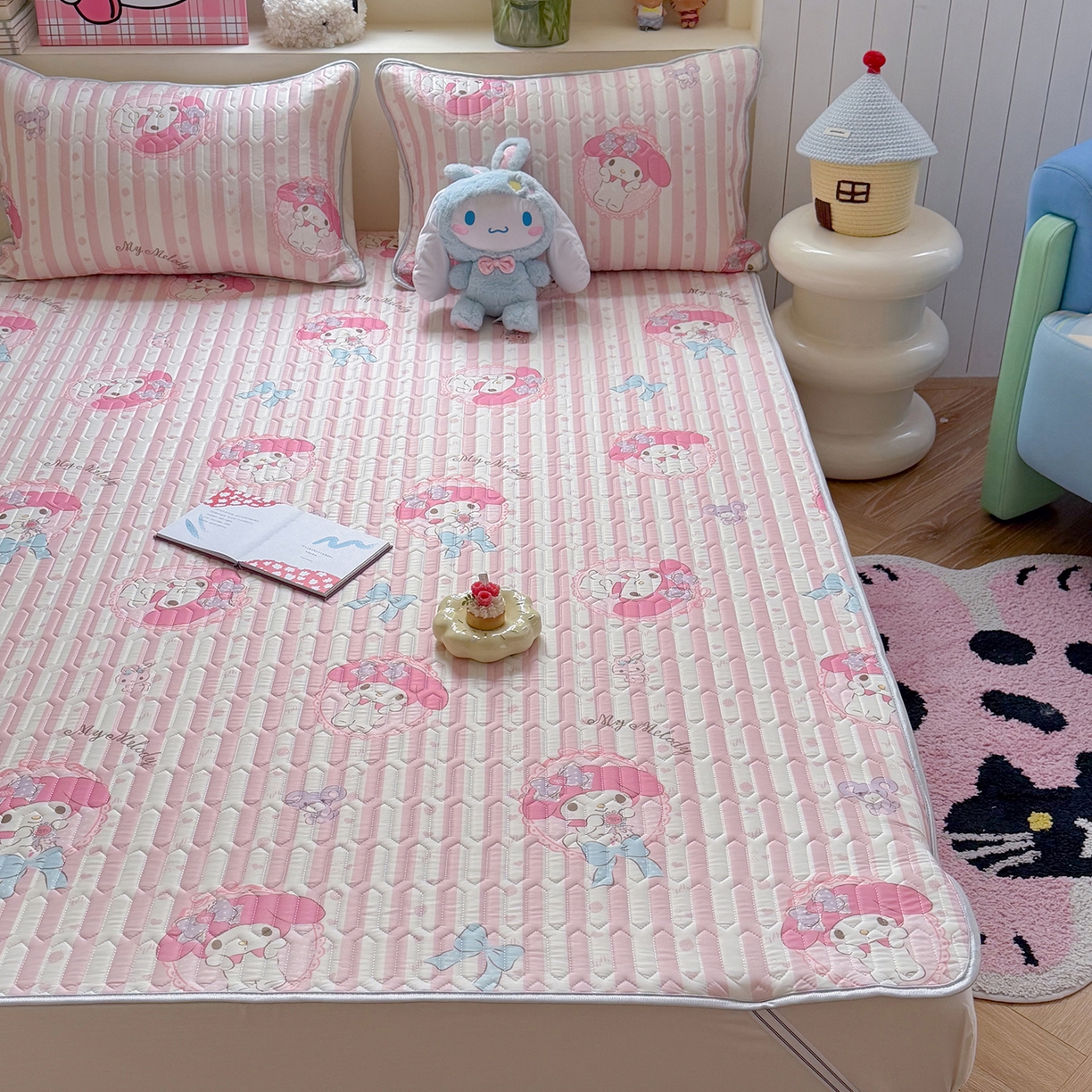 91家纺网 家纺一手货源 找家纺 桃子家居 2026新款A类正版授权三丽鸥高品质凉感丝乳胶席空调软席系列三件套 三丽鸥乳胶席-粉粉美乐蒂