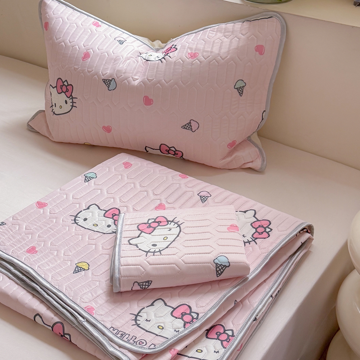 91家纺网 家纺一手货源 找家纺 桃子家居 2026新款A类正版授权三丽鸥高品质凉感丝乳胶席空调软席系列三件套 三丽鸥乳胶席-粉粉甜筒KT