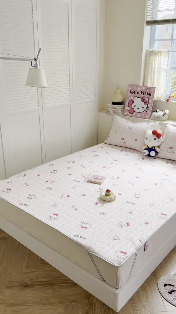 91家纺网 家纺一手货源 找家纺 桃子家居 2026新款A类正版授权三丽鸥高品质凉感丝乳胶席空调软席系列三件套 三丽鸥乳胶席-粉格甜品KT