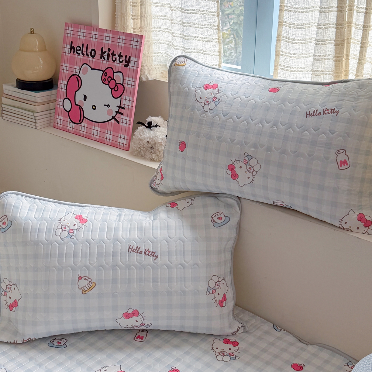 91家纺网 家纺一手货源 找家纺 桃子家居 2026新款A类正版授权三丽鸥高品质凉感丝乳胶席空调软席系列三件套 三丽鸥乳胶席-蓝格甜品KT