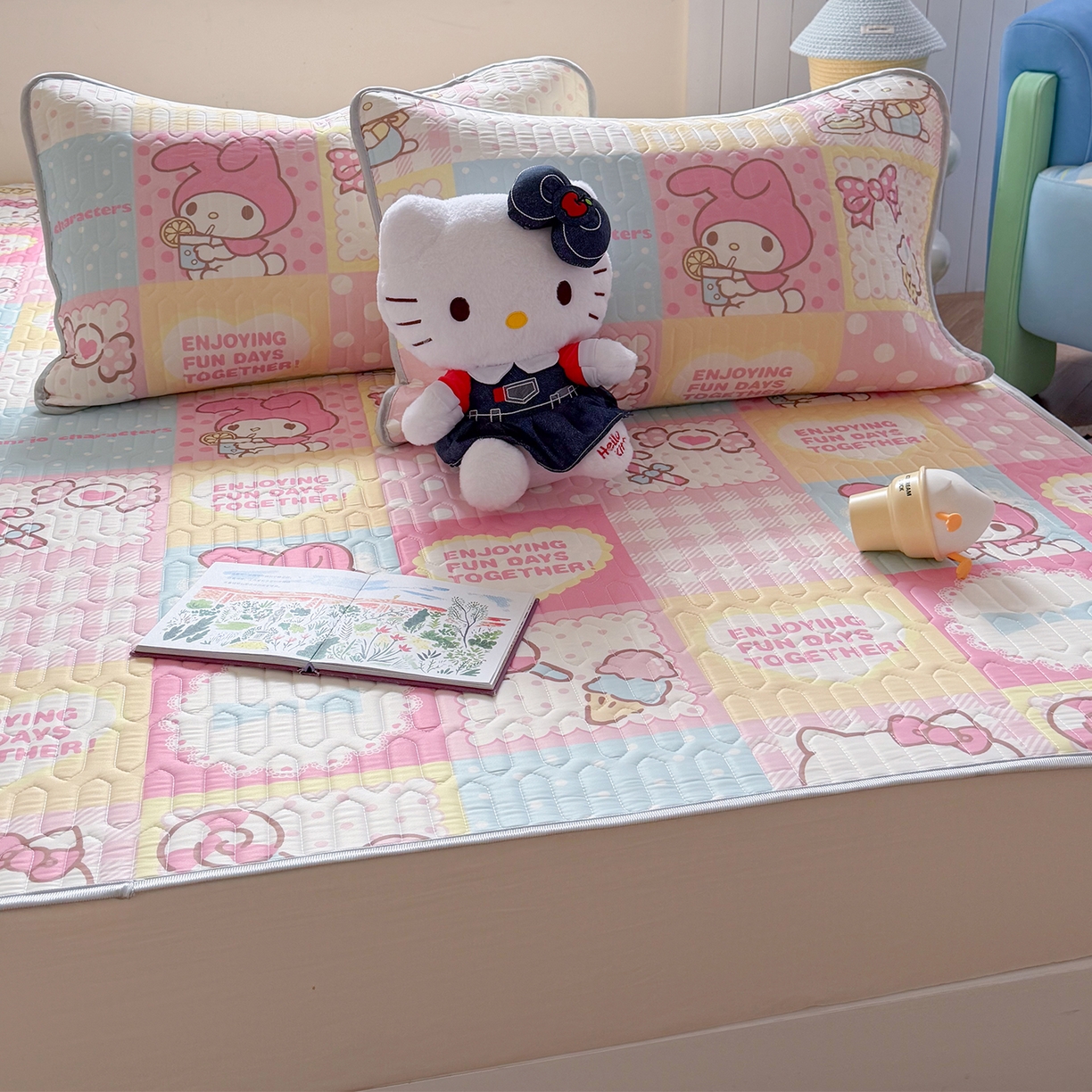 91家纺网 家纺一手货源 找家纺 桃子家居 2026新款A类正版授权三丽鸥高品质凉感丝乳胶席空调软席系列三件套 三丽鸥乳胶席-美美甜心