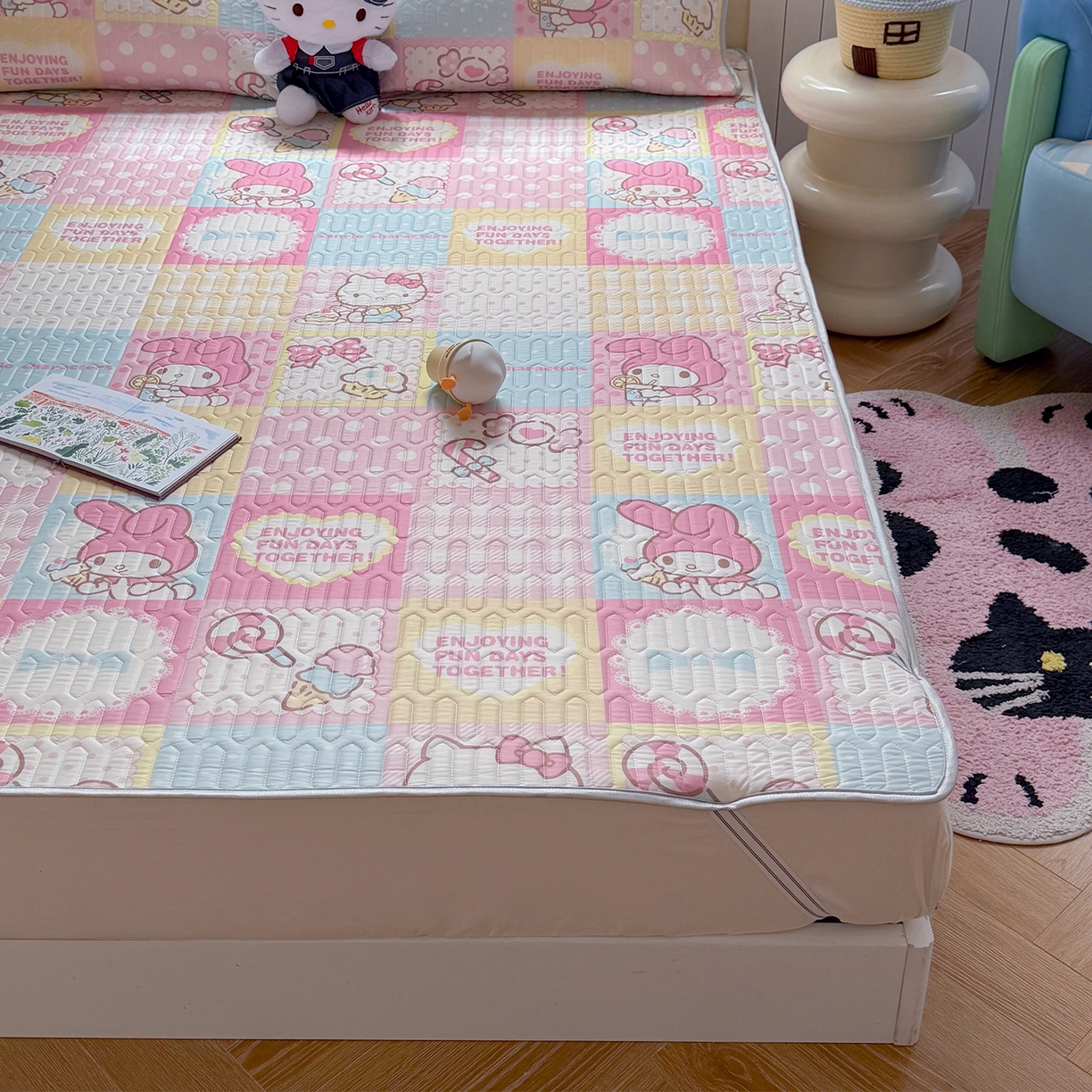 91家纺网 家纺一手货源 找家纺 桃子家居 2026新款A类正版授权三丽鸥高品质凉感丝乳胶席空调软席系列三件套 三丽鸥乳胶席-美美甜心