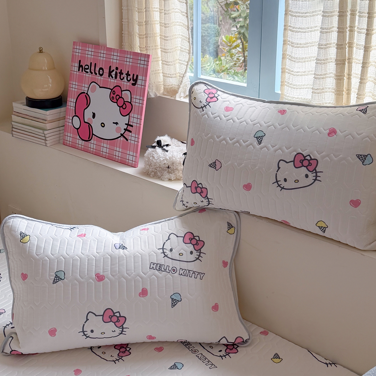 91家纺网 家纺一手货源 找家纺 桃子家居 2026新款A类正版授权三丽鸥高品质凉感丝乳胶席空调软席系列三件套 三丽鸥乳胶席-甜甜KT