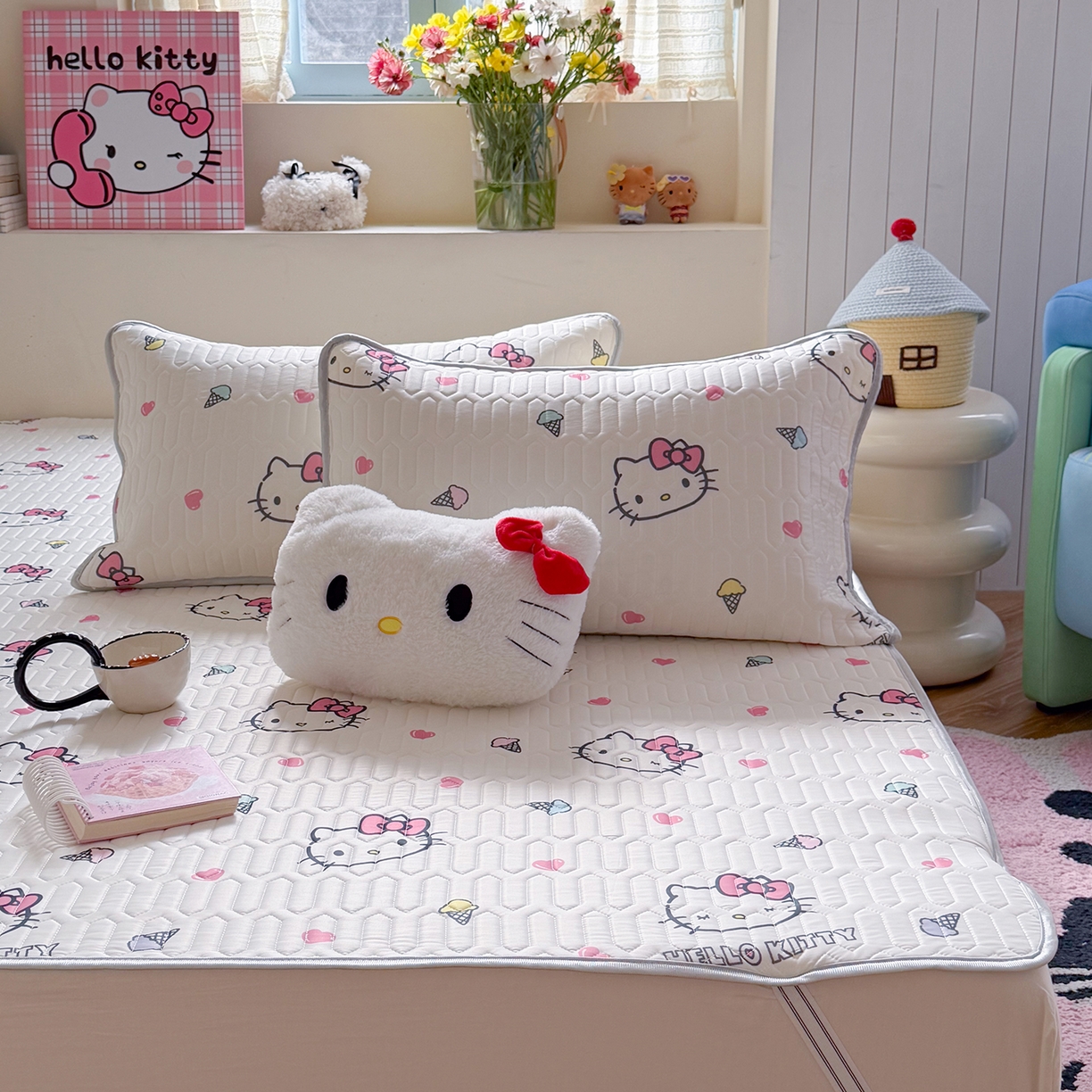 91家纺网 家纺一手货源 找家纺 桃子家居 2026新款A类正版授权三丽鸥高品质凉感丝乳胶席空调软席系列三件套 三丽鸥乳胶席-甜甜KT