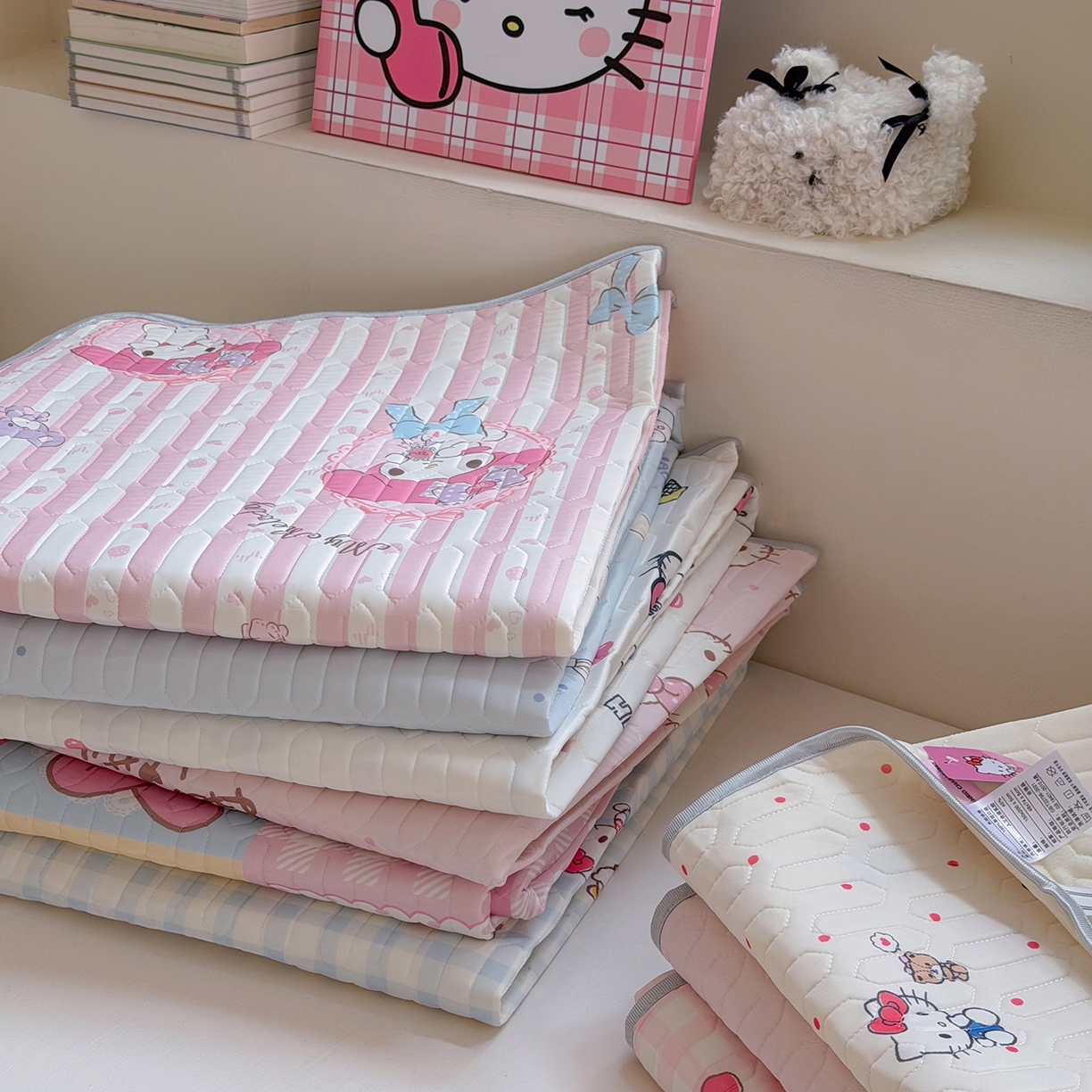 91家纺网 家纺一手货源 找家纺 桃子家居 2026新款A类正版授权三丽鸥高品质凉感丝乳胶席空调软席系列三件套 组合