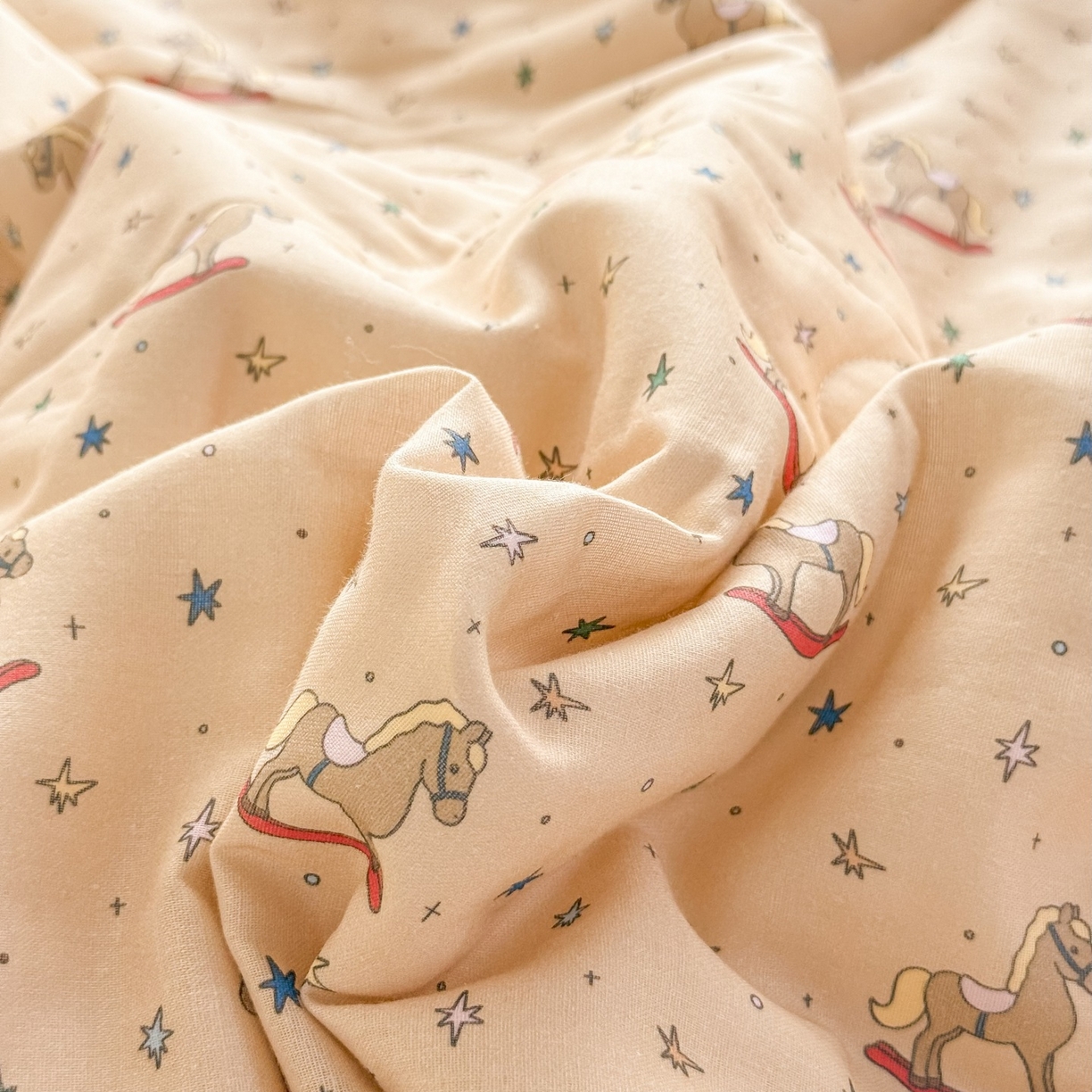 91家纺网 家纺一手货源 找家纺 梵克保罗 2026新款A类全棉双层纱夏被夏凉被空调被 小木马咖