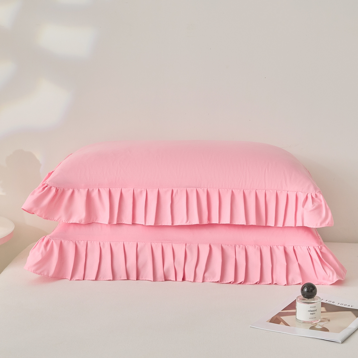 91家纺网 家纺一手货源 找家纺 梵克保罗 2026新款纯色系列花边单枕套 枕套单件 粉色