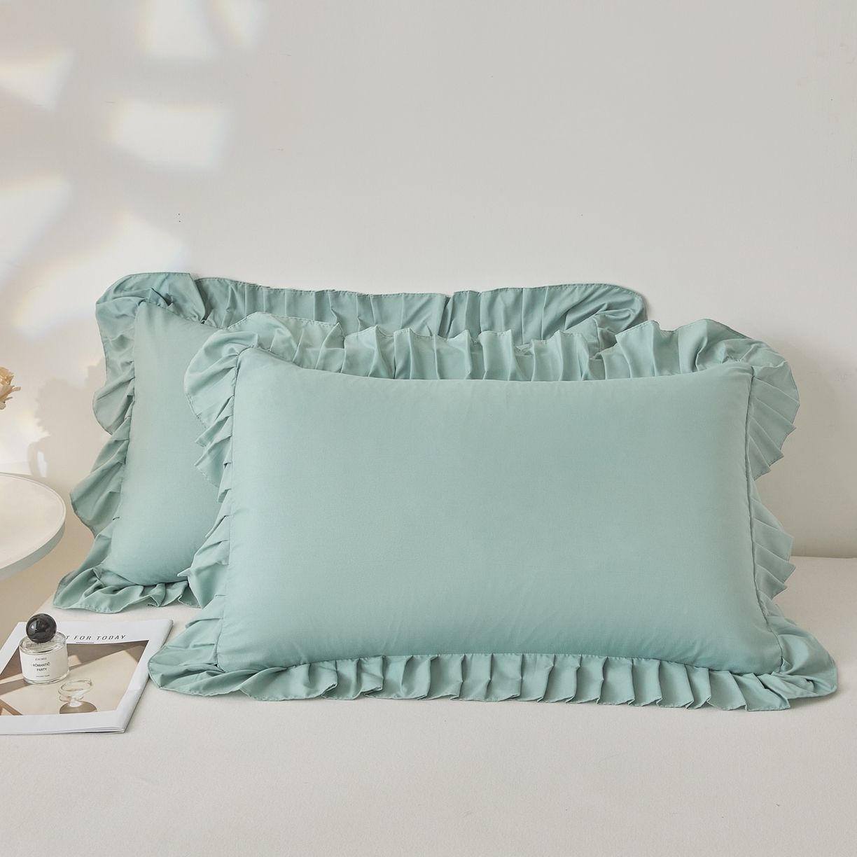 91家纺网 家纺一手货源 找家纺 梵克保罗 2026新款纯色系列花边单枕套 枕套单件 墨绿