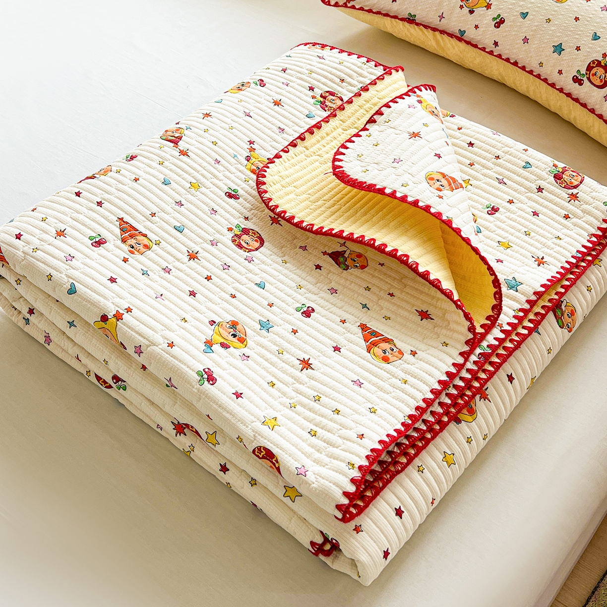 91家纺网 家纺一手货源 找家纺 恒尚居 2026新款A类贝壳绣泡芙纱床盖四套件泡芙棉双层纱床垫床褥 奶黄星星人