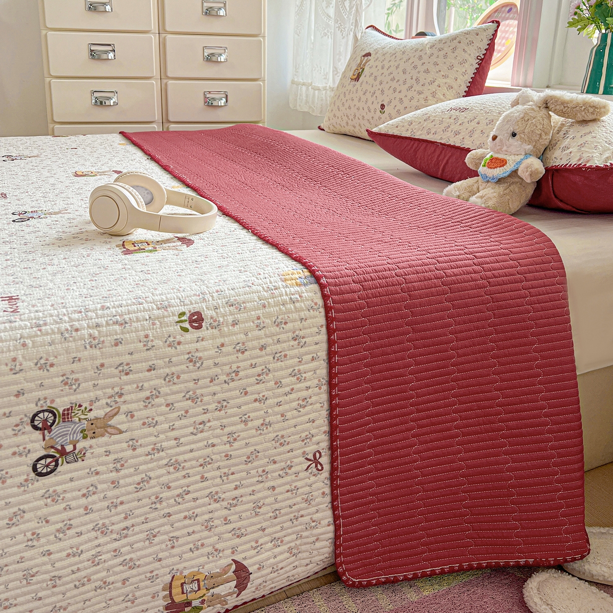 91家纺网 家纺一手货源 找家纺 恒尚居 2026新款A类贝壳绣泡芙纱床盖四套件泡芙棉双层纱床垫床褥 红织花兔