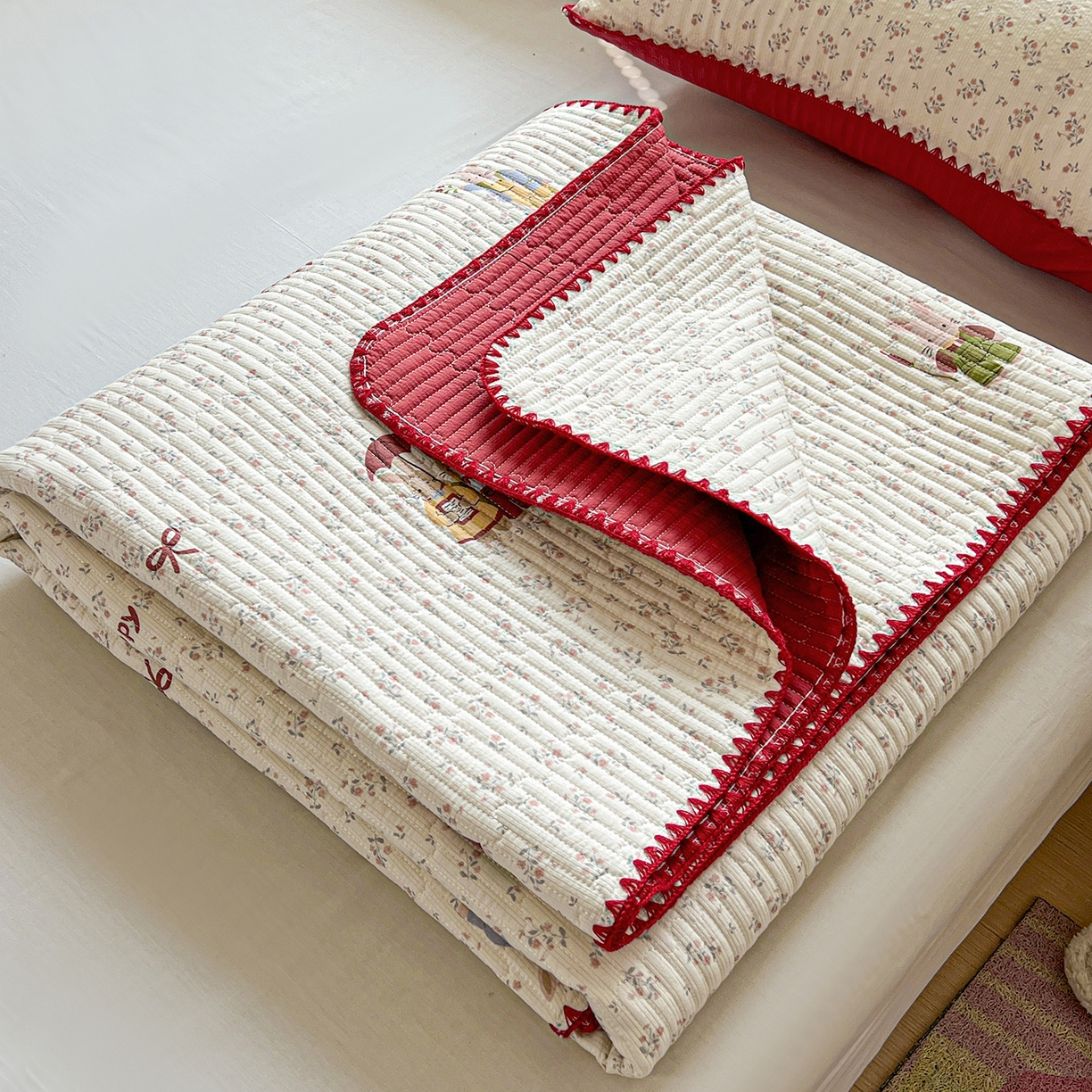 91家纺网 家纺一手货源 找家纺 恒尚居 2026新款A类贝壳绣泡芙纱床盖四套件泡芙棉双层纱床垫床褥 红织花兔