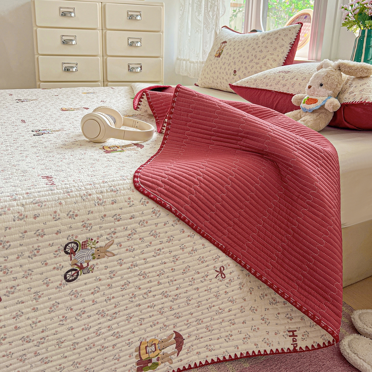 91家纺网 家纺一手货源 找家纺 恒尚居 2026新款A类贝壳绣泡芙纱床盖四套件泡芙棉双层纱床垫床褥 红织花兔