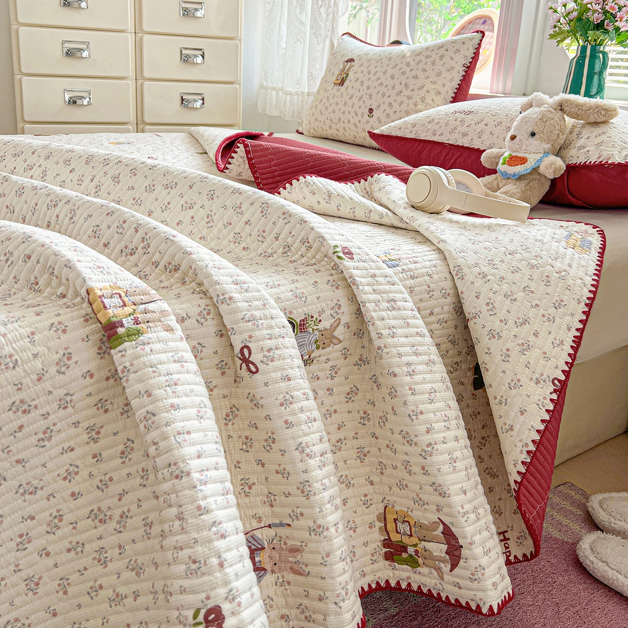 91家纺网 家纺一手货源 找家纺 恒尚居 2026新款A类贝壳绣泡芙纱床盖四套件泡芙棉双层纱床垫床褥 红织花兔