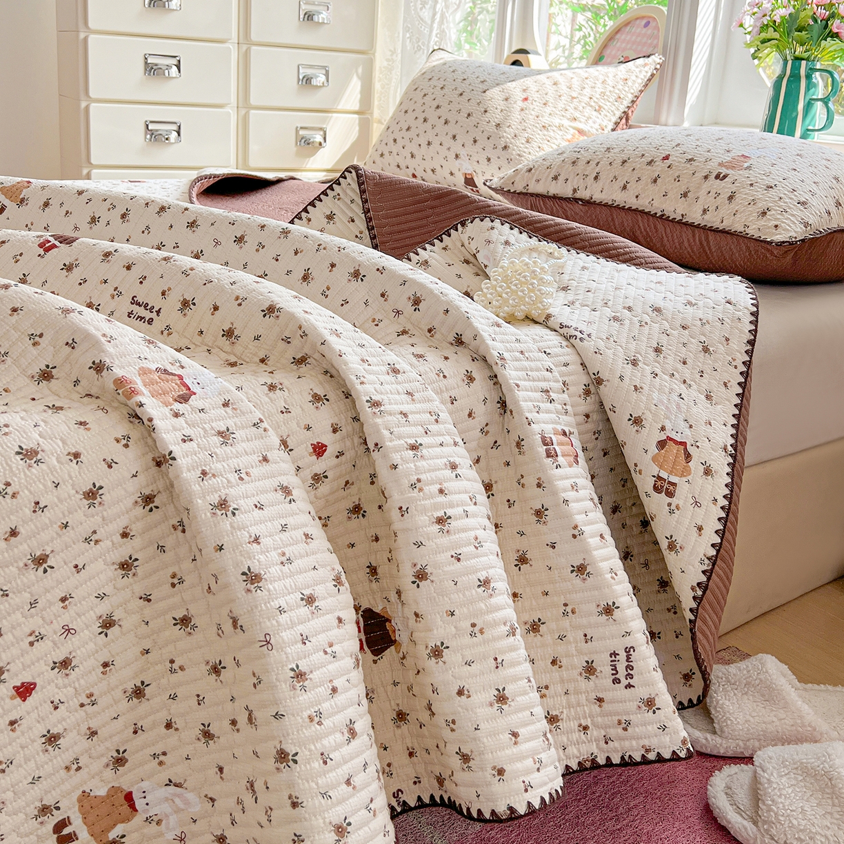 91家纺网 家纺一手货源 找家纺 恒尚居 2026新款A类贝壳绣泡芙纱床盖四套件泡芙棉双层纱床垫床褥 花雨小兔