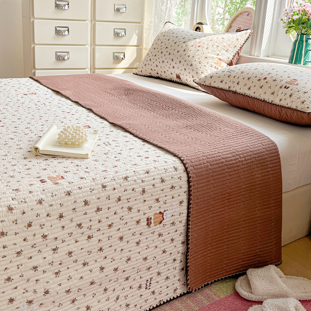 91家纺网 家纺一手货源 找家纺 恒尚居 2026新款A类贝壳绣泡芙纱床盖四套件泡芙棉双层纱床垫床褥 花雨小兔