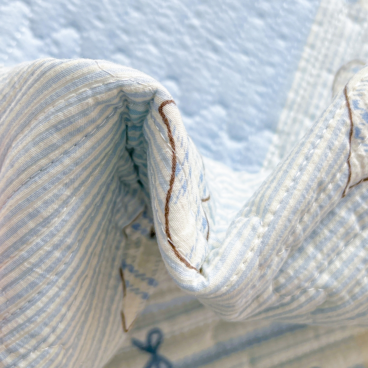 91家纺网 家纺一手货源 找家纺 恒尚居 2026新款A类贝壳绣泡芙纱床盖四套件泡芙棉双层纱床垫床褥 拼格奶蓝