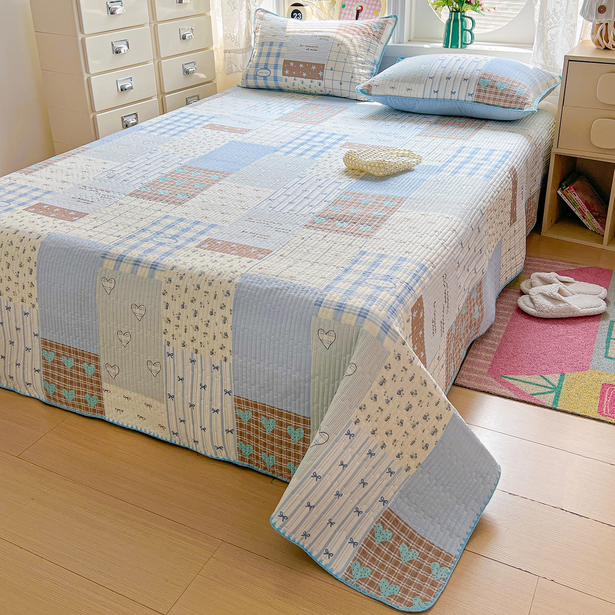 91家纺网 家纺一手货源 找家纺 恒尚居 2026新款A类贝壳绣泡芙纱床盖四套件泡芙棉双层纱床垫床褥 拼格奶蓝