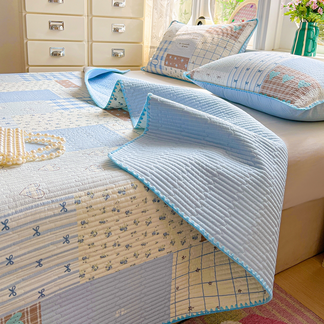 91家纺网 家纺一手货源 找家纺 恒尚居 2026新款A类贝壳绣泡芙纱床盖四套件泡芙棉双层纱床垫床褥 拼格奶蓝