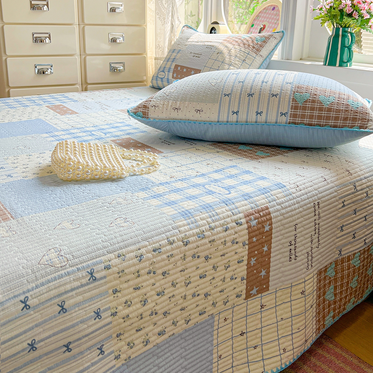 91家纺网 家纺一手货源 找家纺 恒尚居 2026新款A类贝壳绣泡芙纱床盖四套件泡芙棉双层纱床垫床褥 拼格奶蓝