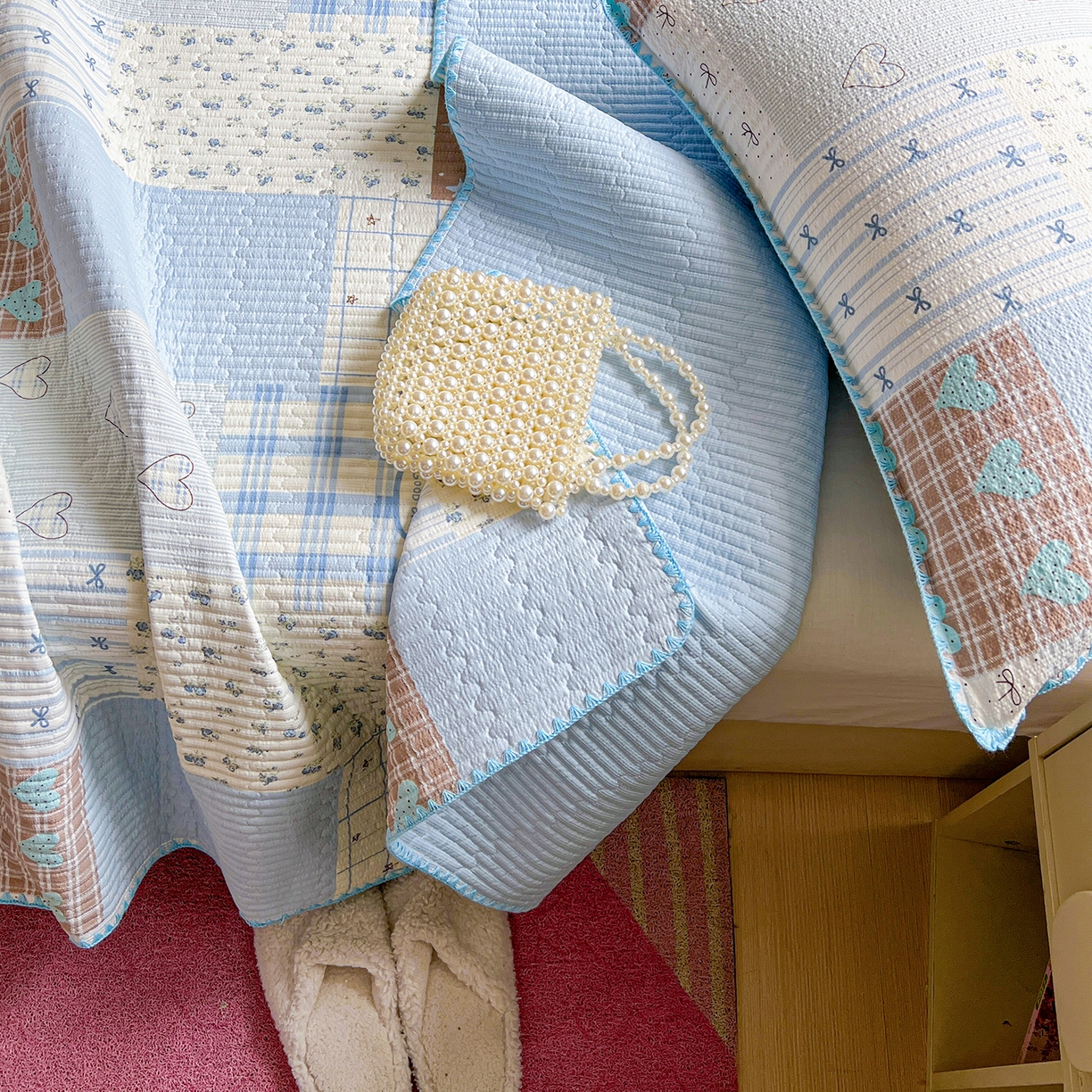 91家纺网 家纺一手货源 找家纺 恒尚居 2026新款A类贝壳绣泡芙纱床盖四套件泡芙棉双层纱床垫床褥 拼格奶蓝