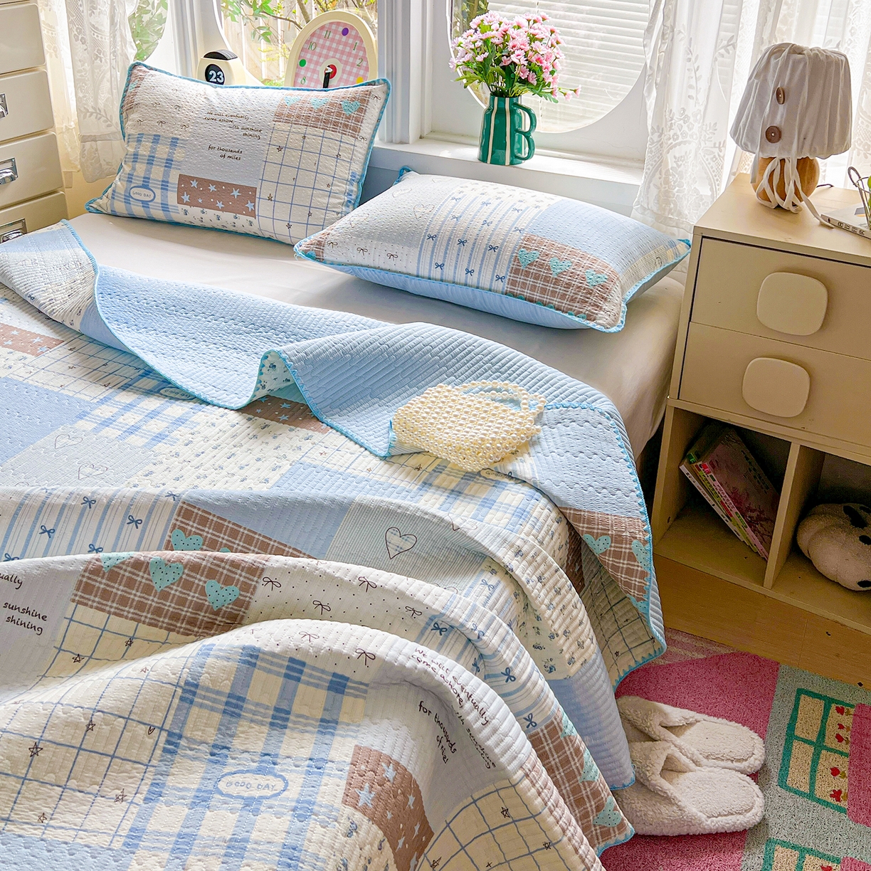 91家纺网 家纺一手货源 找家纺 恒尚居 2026新款A类贝壳绣泡芙纱床盖四套件泡芙棉双层纱床垫床褥 拼格奶蓝