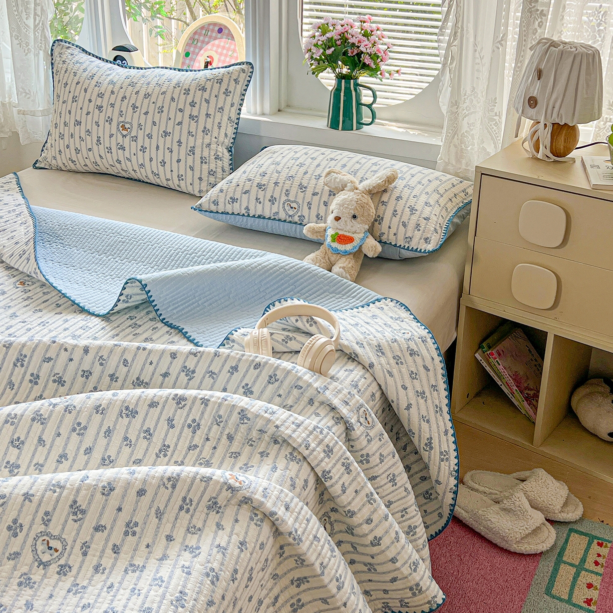 91家纺网 家纺一手货源 找家纺 恒尚居 2026新款A类贝壳绣泡芙纱床盖四套件泡芙棉双层纱床垫床褥 柔蓝爱心马