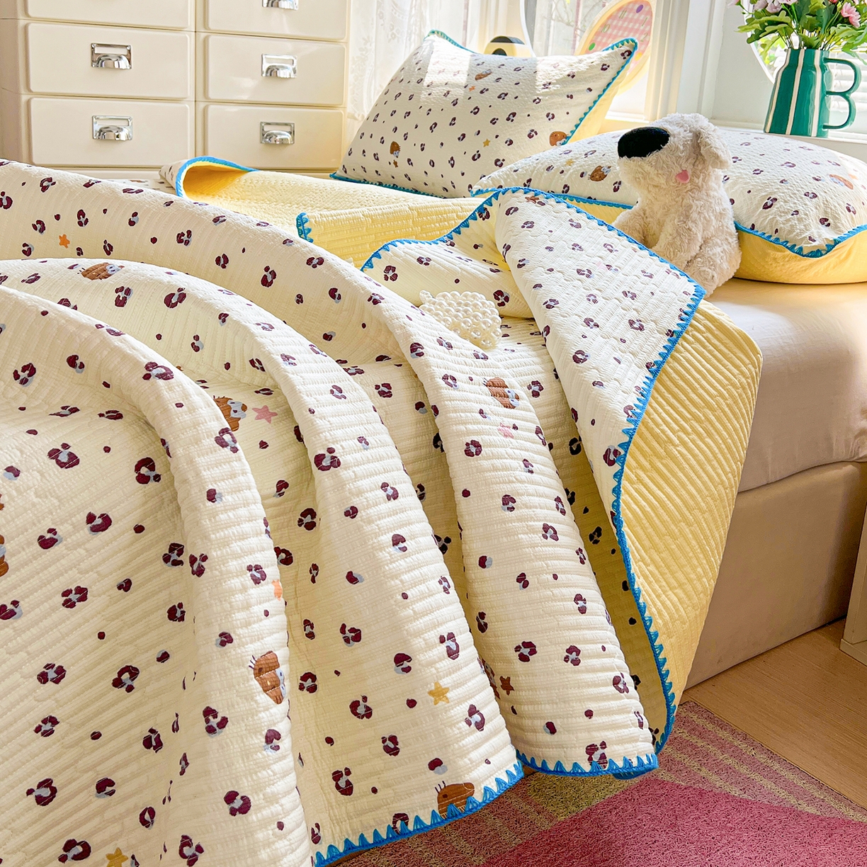 91家纺网 家纺一手货源 找家纺 恒尚居 2026新款A类贝壳绣泡芙纱床盖四套件泡芙棉双层纱床垫床褥 奶呼小猫