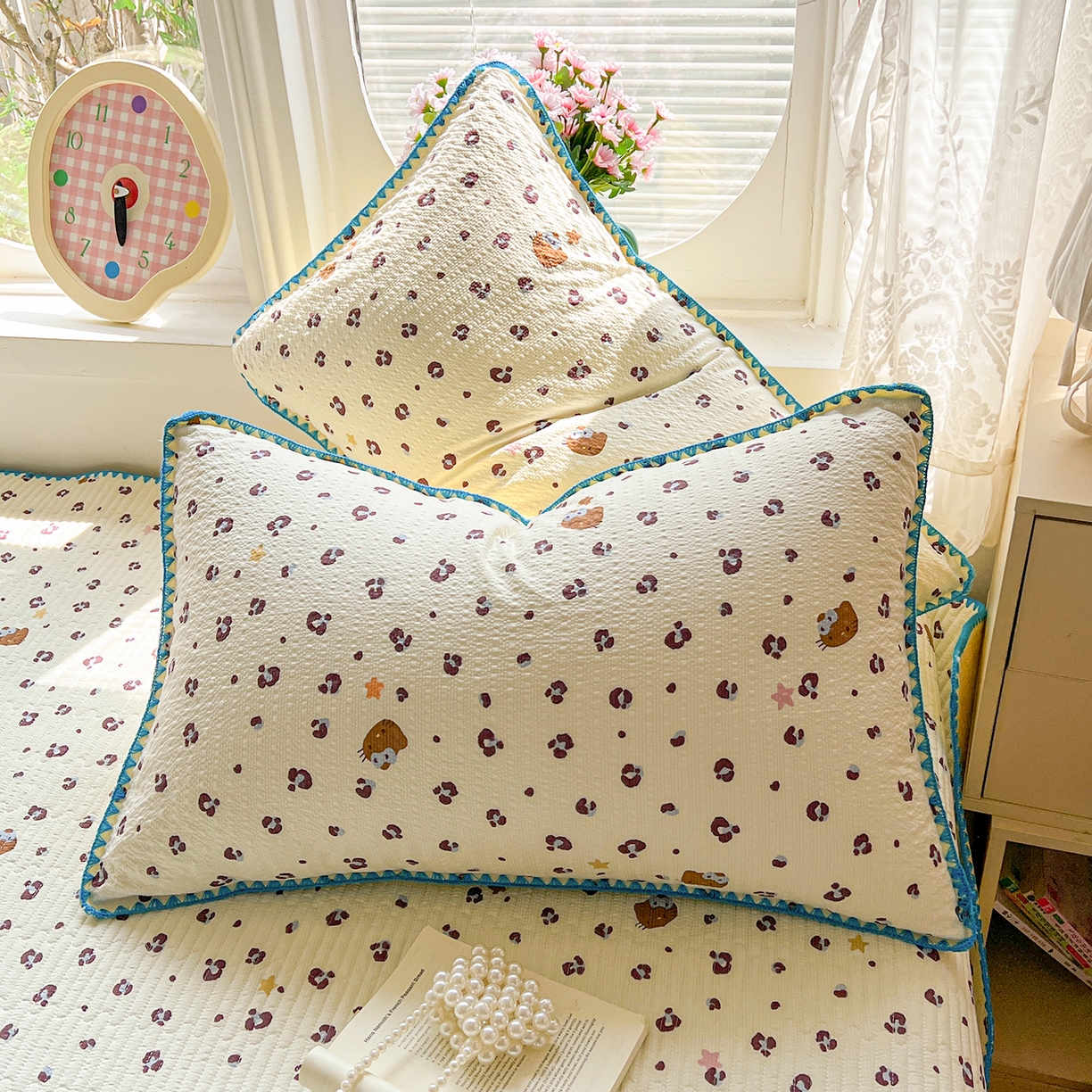 91家纺网 家纺一手货源 找家纺 恒尚居 2026新款A类贝壳绣泡芙纱床盖四套件泡芙棉双层纱床垫床褥 奶呼小猫