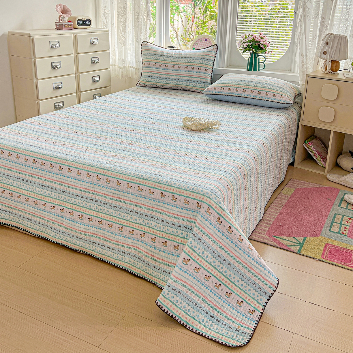 91家纺网 家纺一手货源 找家纺 恒尚居 2026新款A类贝壳绣泡芙纱床盖四套件泡芙棉双层纱床垫床褥 彩虹木马