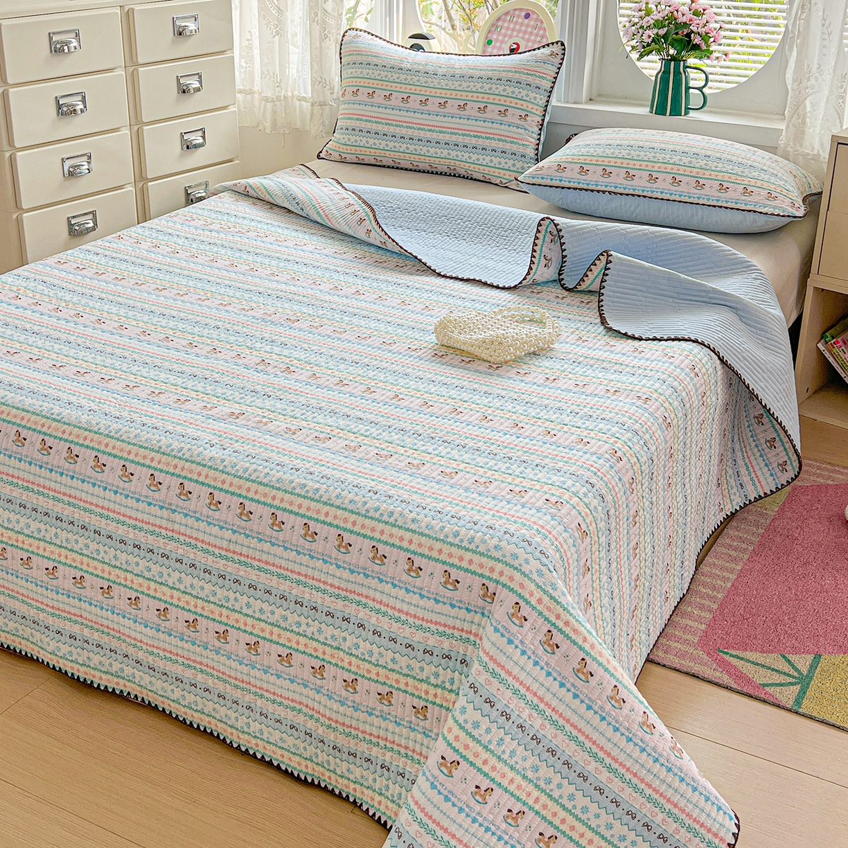 91家纺网 家纺一手货源 找家纺 恒尚居 2026新款A类贝壳绣泡芙纱床盖四套件泡芙棉双层纱床垫床褥 彩虹木马