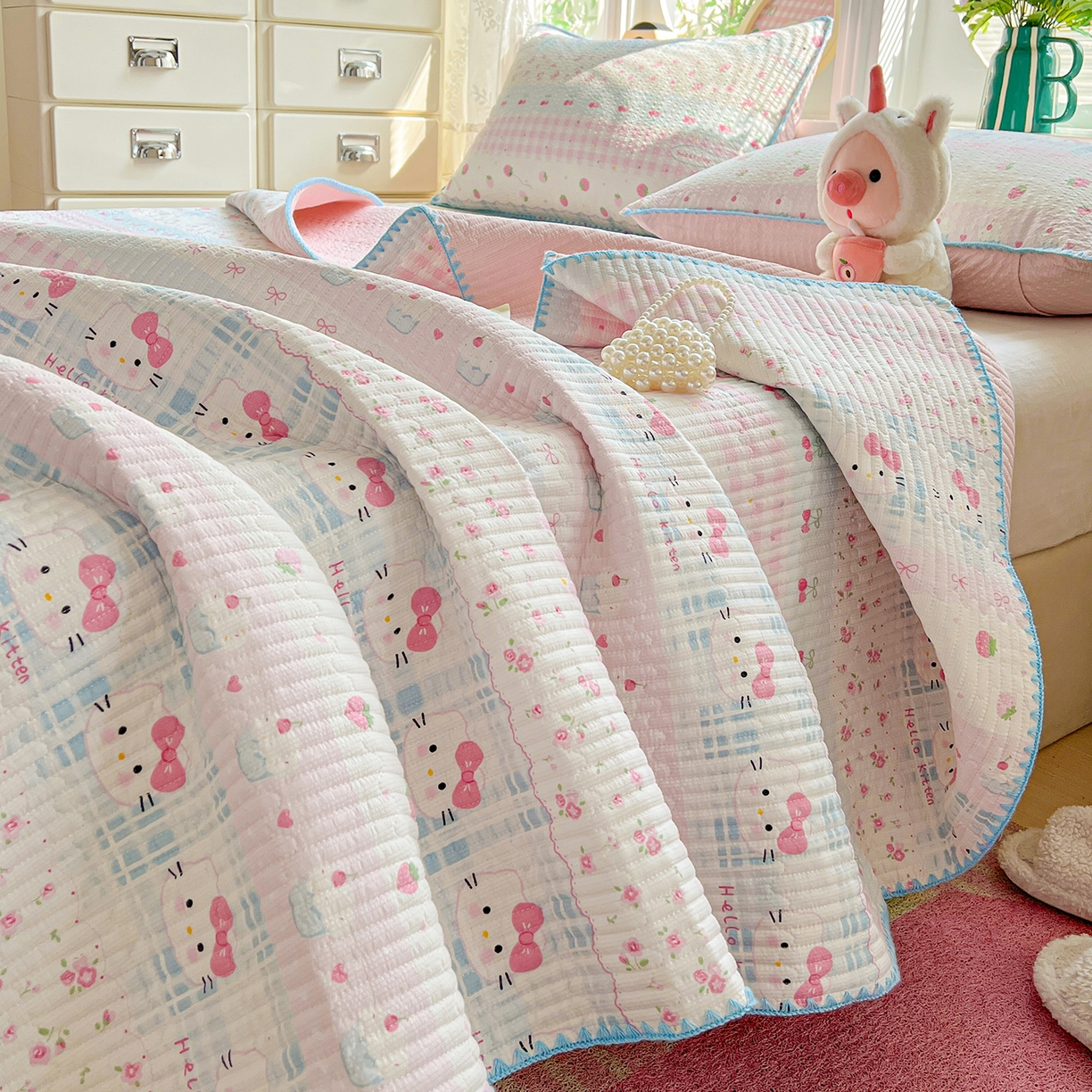 91家纺网 家纺一手货源 找家纺 恒尚居 2026新款A类贝壳绣泡芙纱床盖四套件泡芙棉双层纱床垫床褥 草莓kt