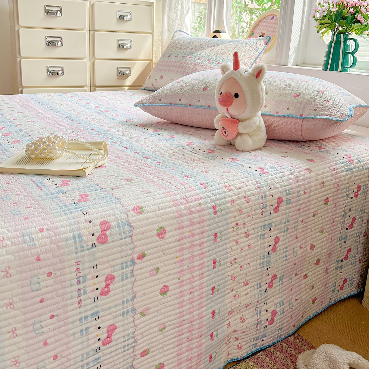 91家纺网 家纺一手货源 找家纺 恒尚居 2026新款A类贝壳绣泡芙纱床盖四套件泡芙棉双层纱床垫床褥 草莓kt