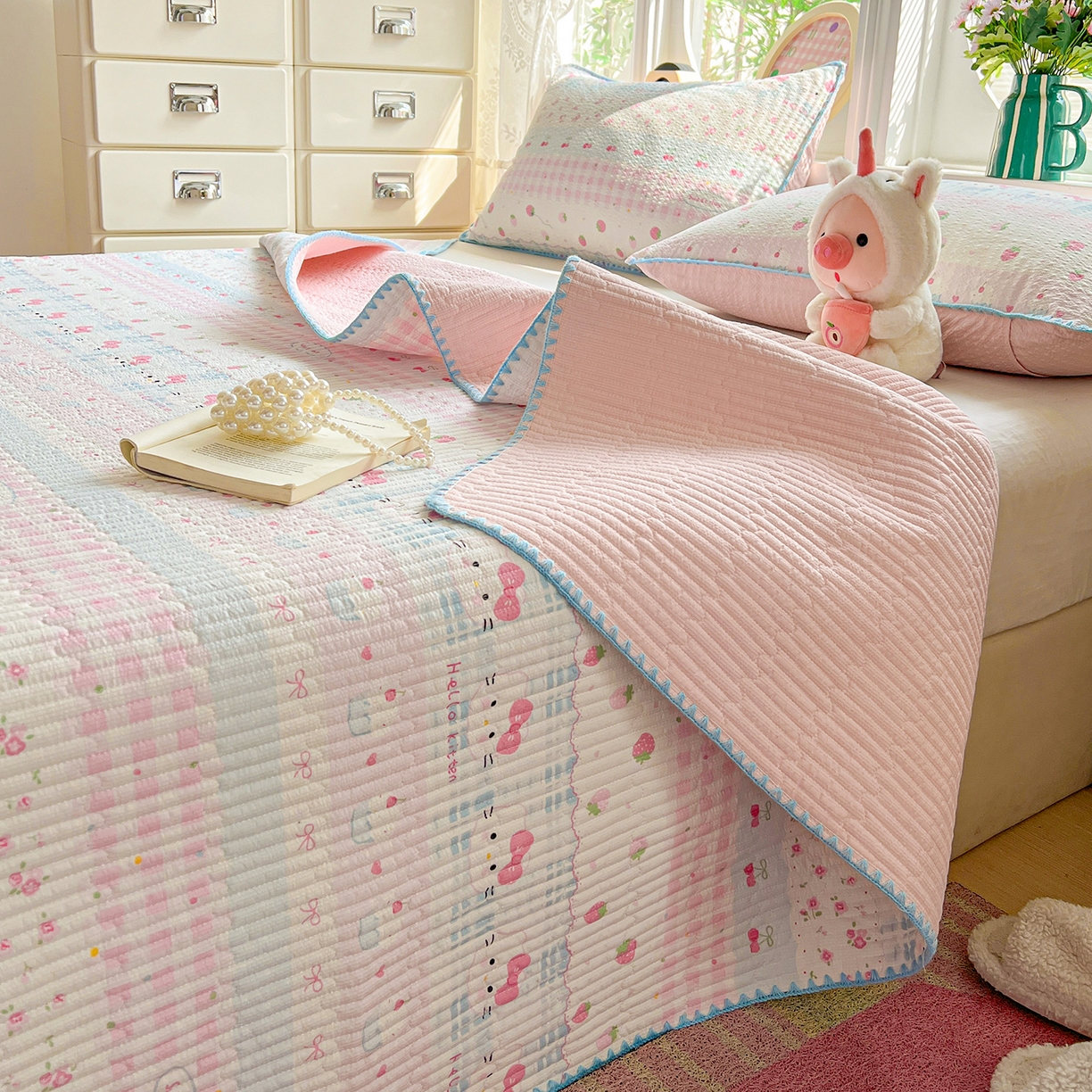 91家纺网 家纺一手货源 找家纺 恒尚居 2026新款A类贝壳绣泡芙纱床盖四套件泡芙棉双层纱床垫床褥 草莓kt