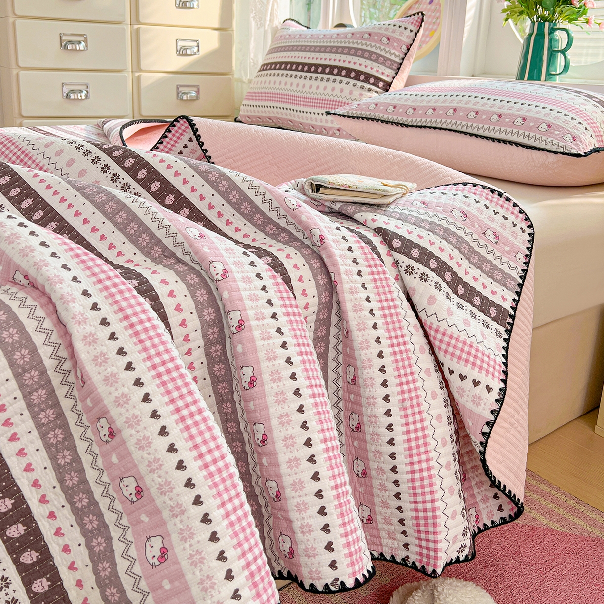 91家纺网 家纺一手货源 找家纺 恒尚居 2026新款A类贝壳绣泡芙纱床盖四套件泡芙棉双层纱床垫床褥 粉糖泡泡猫