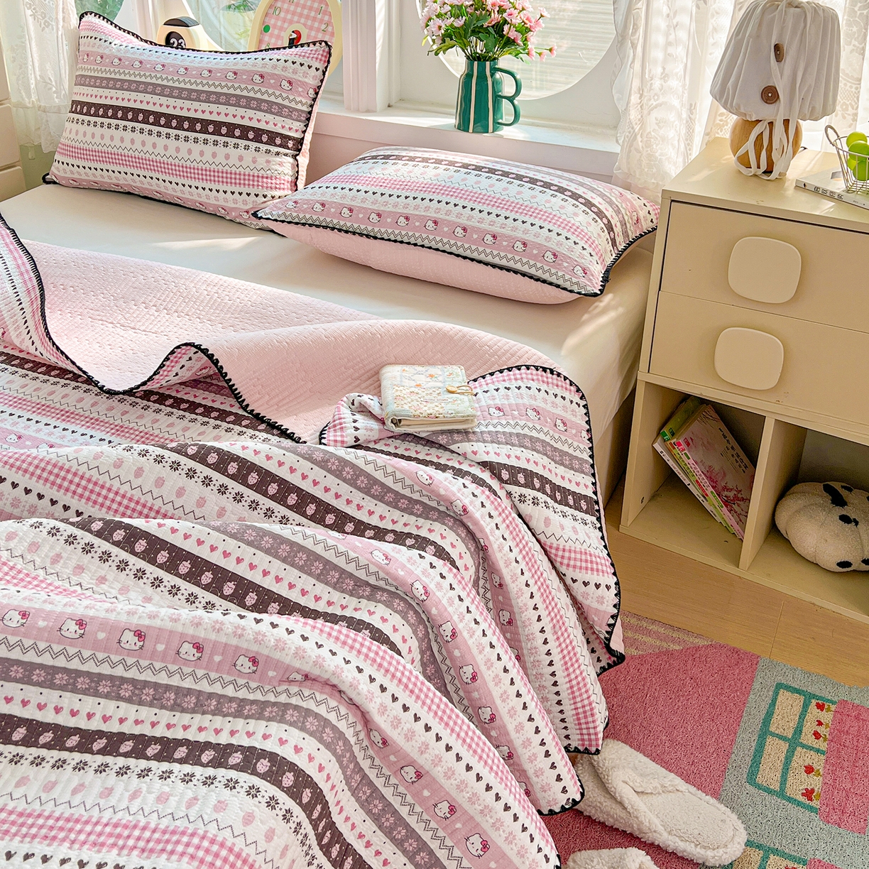 91家纺网 家纺一手货源 找家纺 恒尚居 2026新款A类贝壳绣泡芙纱床盖四套件泡芙棉双层纱床垫床褥 粉糖泡泡猫