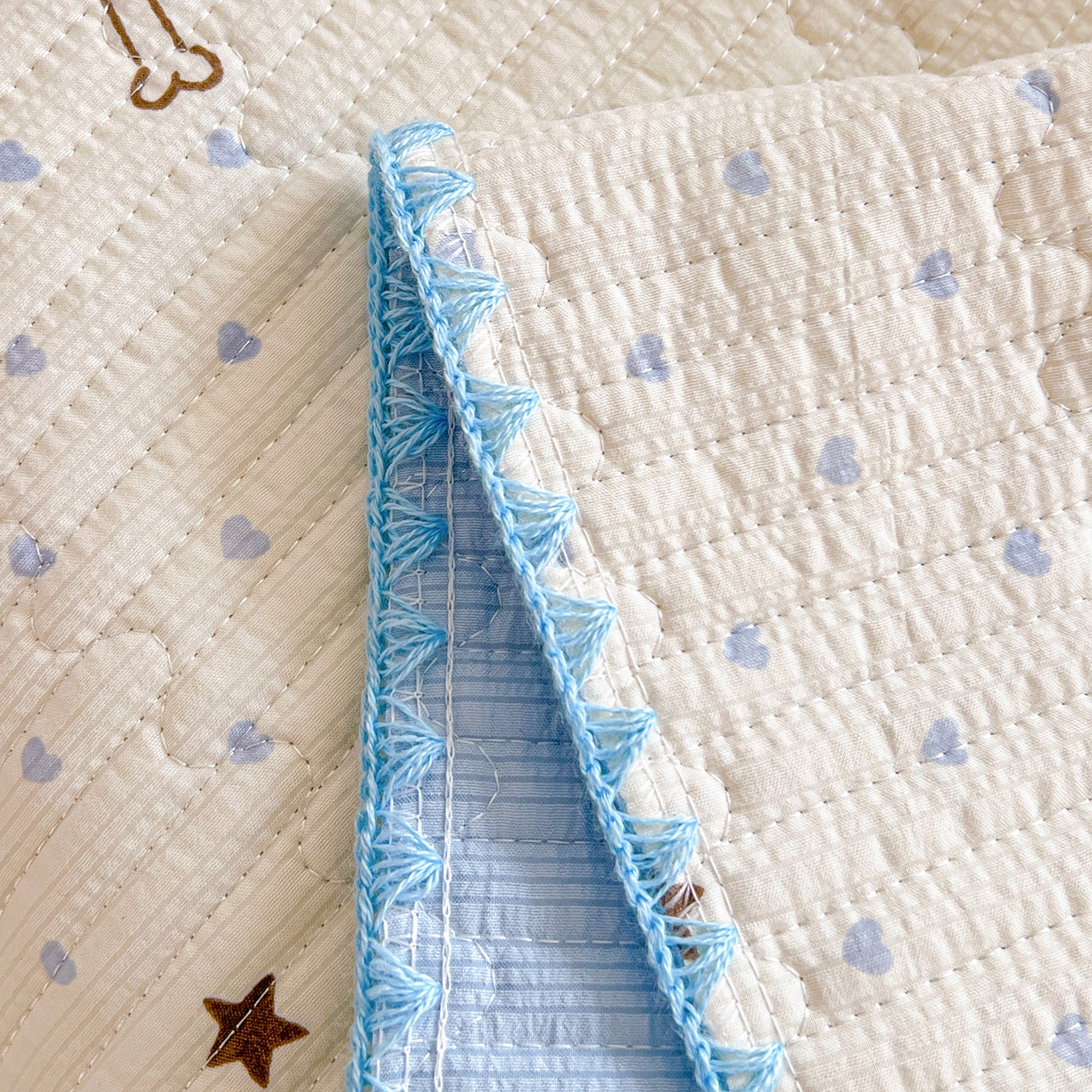 91家纺网 家纺一手货源 找家纺 恒尚居 2026新款A类贝壳绣泡芙纱床盖四套件泡芙棉双层纱床垫床褥 宠物天地