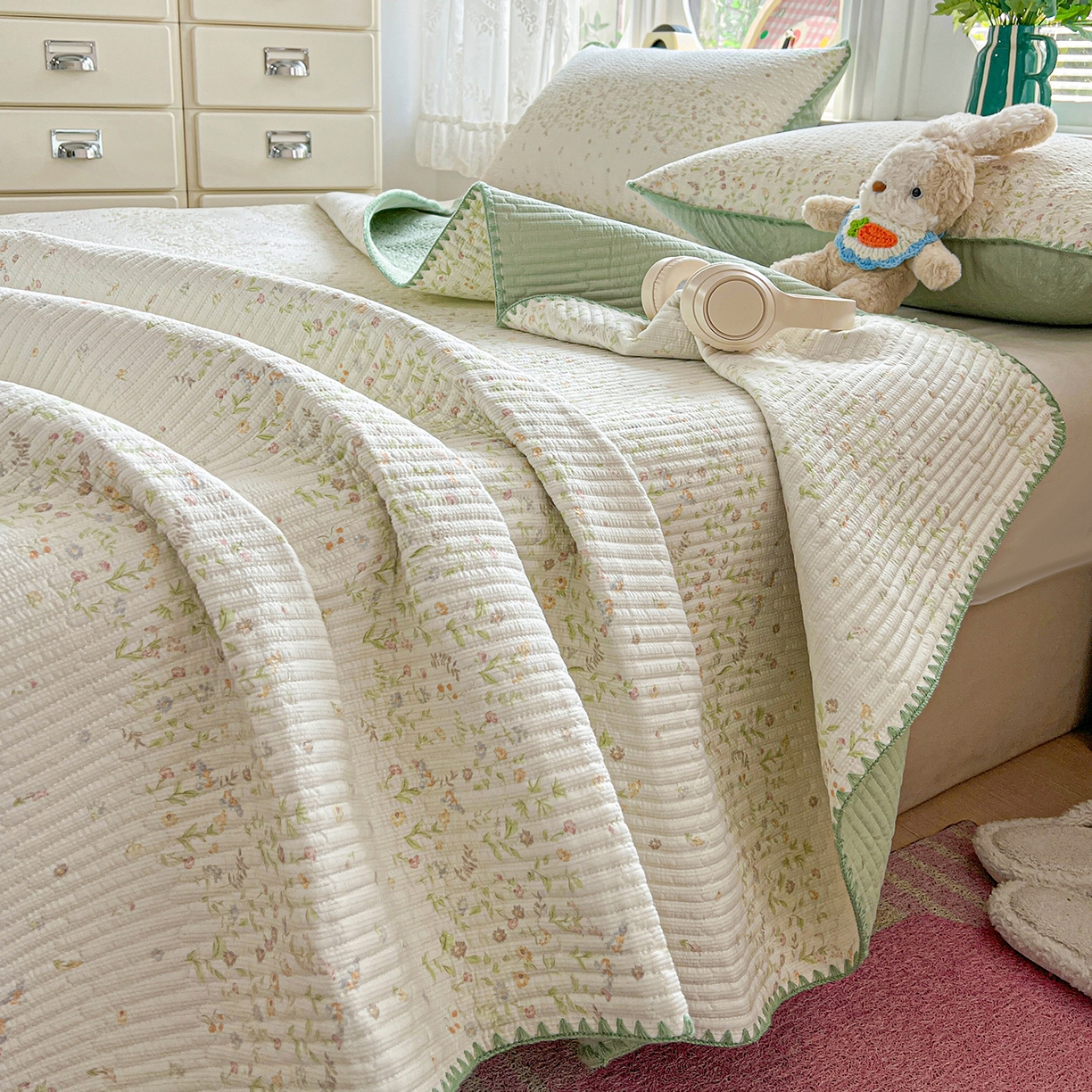 91家纺网 家纺一手货源 找家纺 恒尚居 2026新款A类贝壳绣泡芙纱床盖四套件泡芙棉双层纱床垫床褥 绿叶紫花