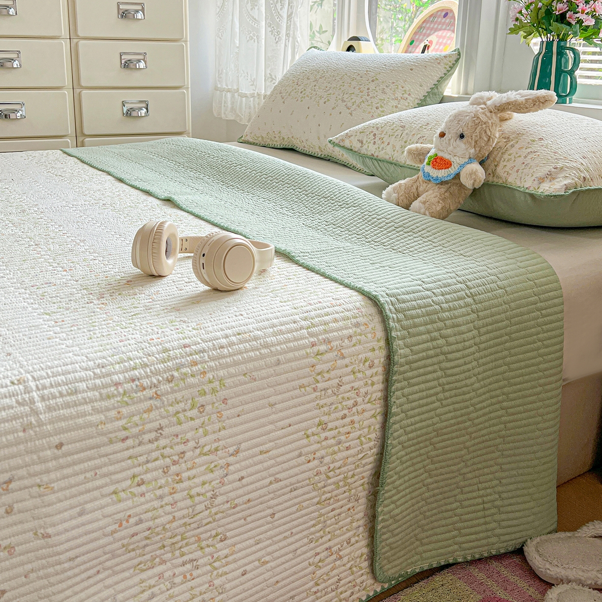 91家纺网 家纺一手货源 找家纺 恒尚居 2026新款A类贝壳绣泡芙纱床盖四套件泡芙棉双层纱床垫床褥 绿叶紫花